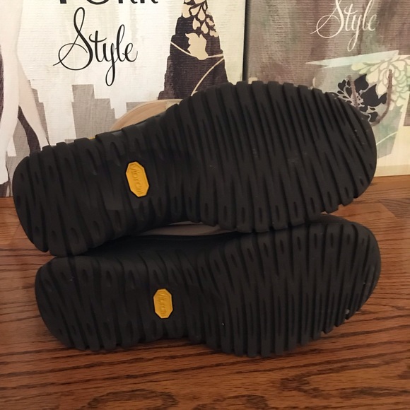 🦋 UGG boot - Picture 6 of 6